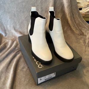 ECCO Women's Shape Sculpted Motion 55 Chelsea Ankle Boot